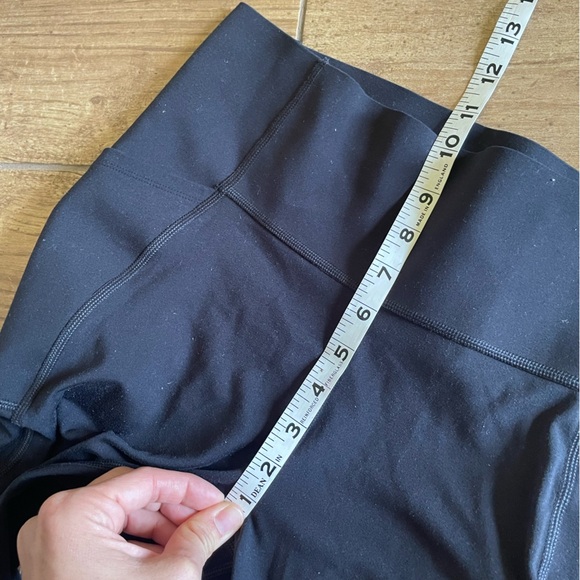 GAP Fit Black Leggings with pockets women’s medium - Picture 8 of 10